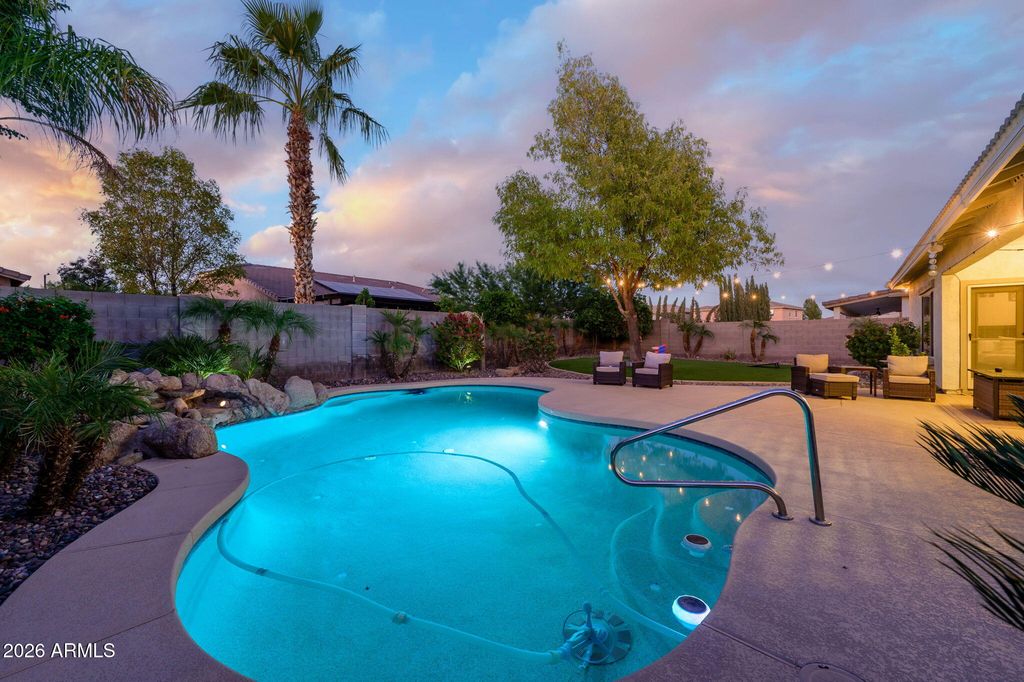17760 W IVY Lane, Surprise, AZ 85388 — photo 4