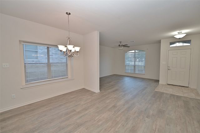 808 Bahar Court, Arlington, TX 76010