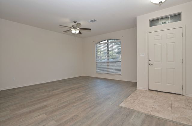 808 Bahar Court, Arlington, TX 76010