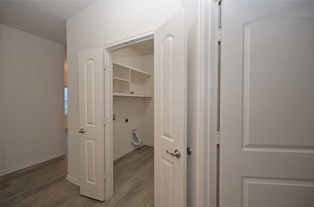 808 Bahar Court, Arlington, TX 76010