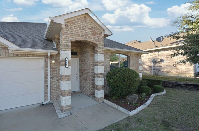 808 Bahar Court, Arlington, TX 76010