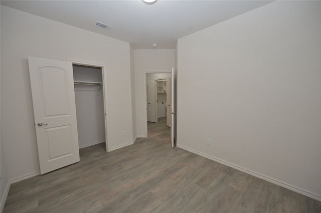 808 Bahar Court, Arlington, TX 76010