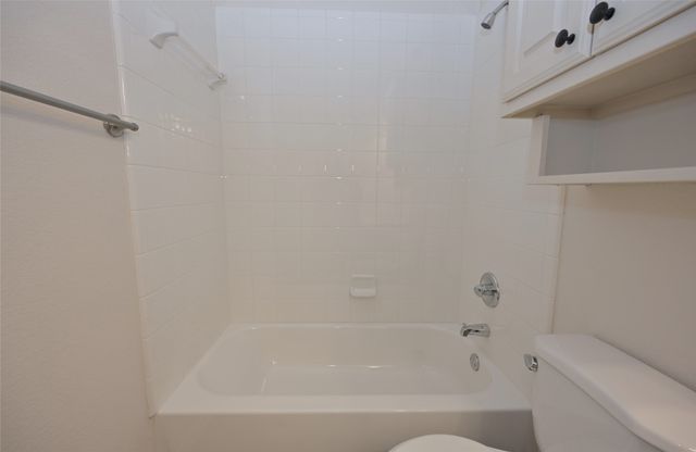808 Bahar Court, Arlington, TX 76010
