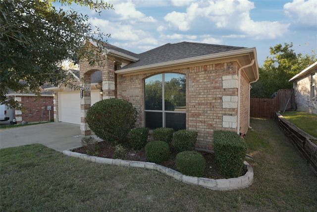 808 Bahar Court, Arlington, TX 76010