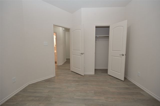 808 Bahar Court, Arlington, TX 76010