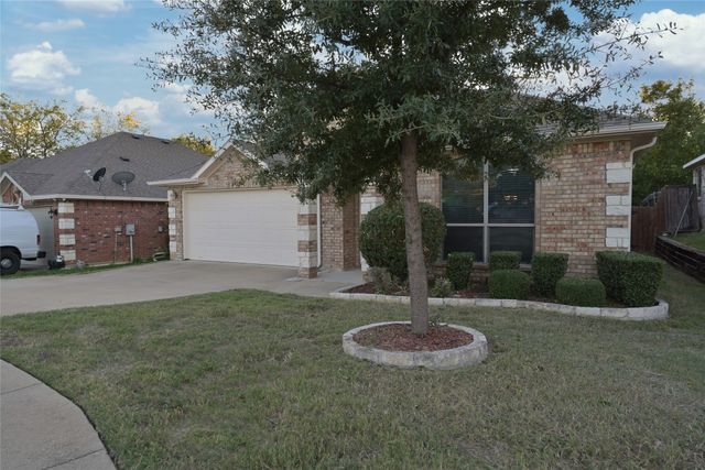 808 Bahar Court, Arlington, TX 76010