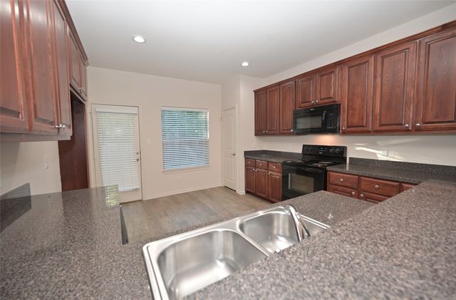 808 Bahar Court, Arlington, TX 76010