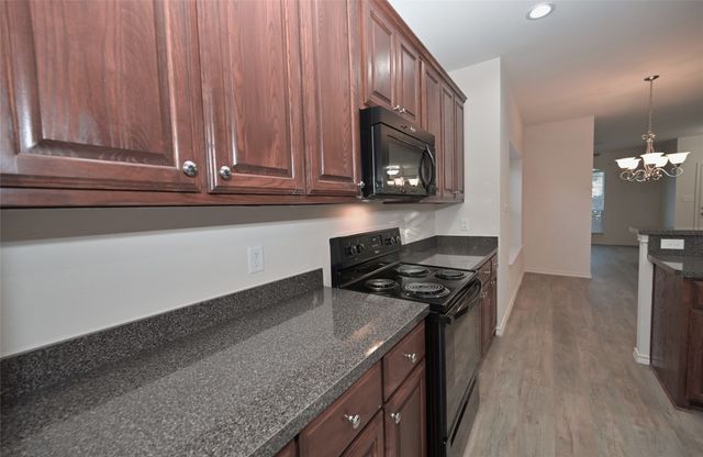 808 Bahar Court, Arlington, TX 76010