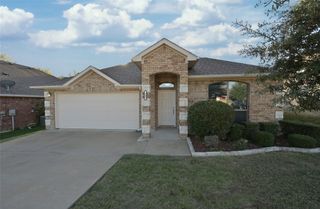 808 Bahar Court, Arlington, TX 76010