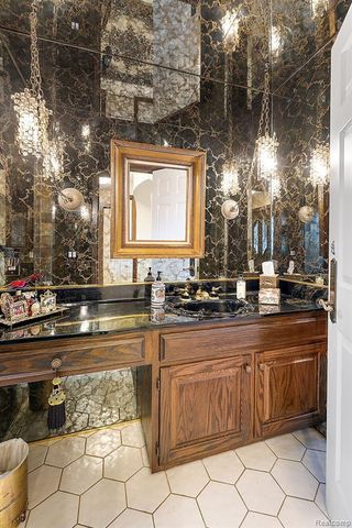 4670 Cove Road, West Bloomfield, MI 48323