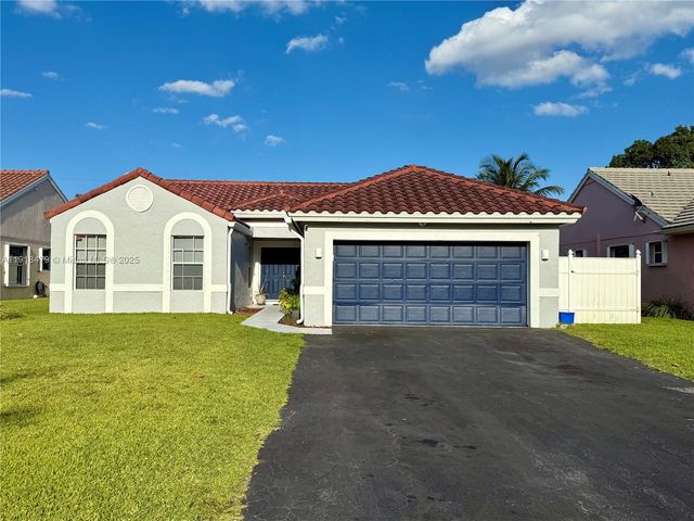 1060 New Parkview Place, Haverhill, FL 33417