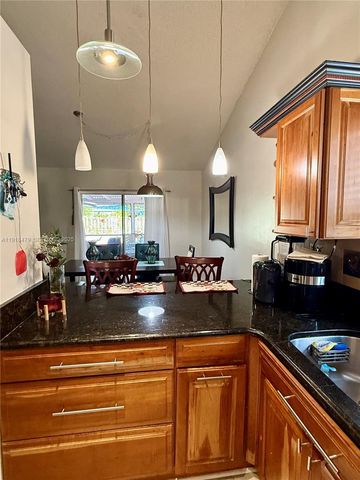 1060 New Parkview Place, Haverhill, FL 33417