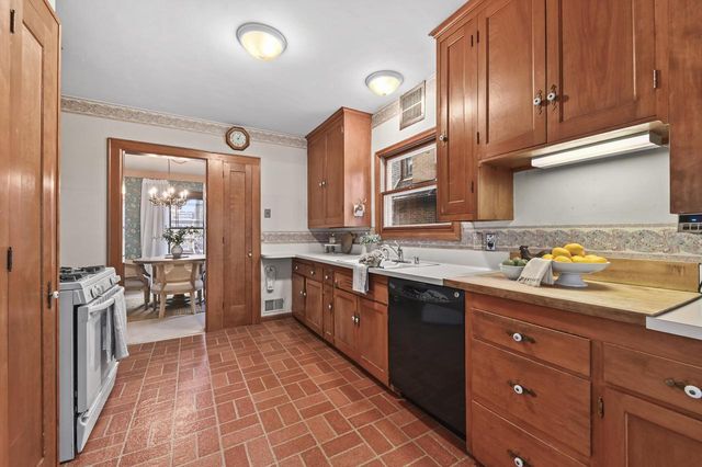 8027 W Woodland AVENUE, Wauwatosa, WI 53213