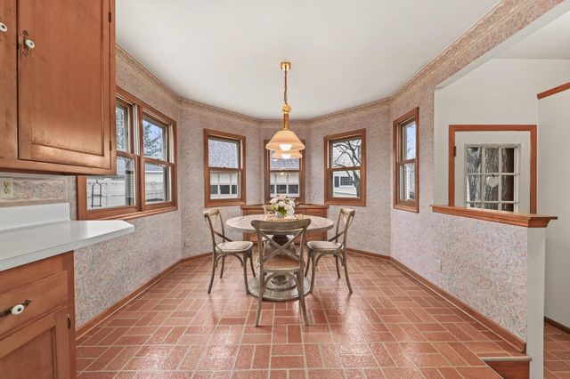 8027 W Woodland AVENUE, Wauwatosa, WI 53213