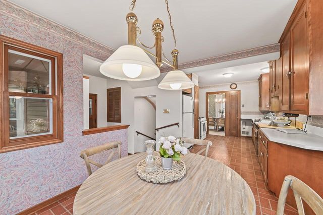 8027 W Woodland AVENUE, Wauwatosa, WI 53213