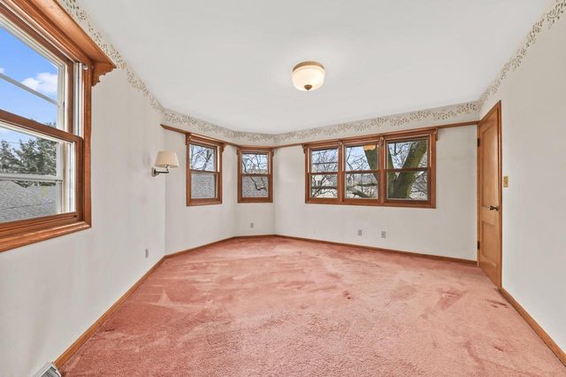 8027 W Woodland AVENUE, Wauwatosa, WI 53213