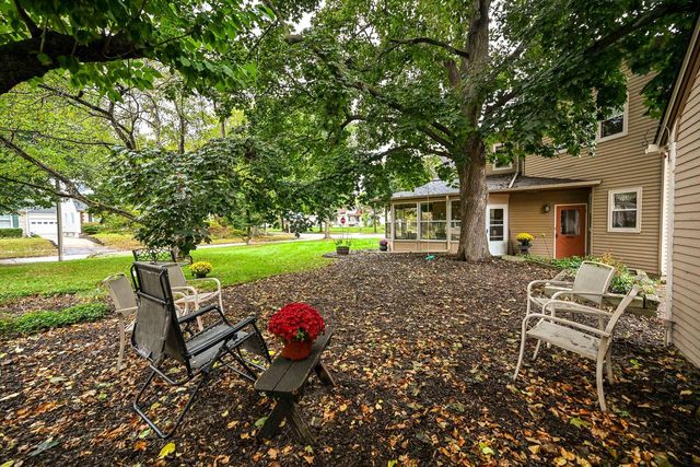 8027 W Woodland AVENUE, Wauwatosa, WI 53213