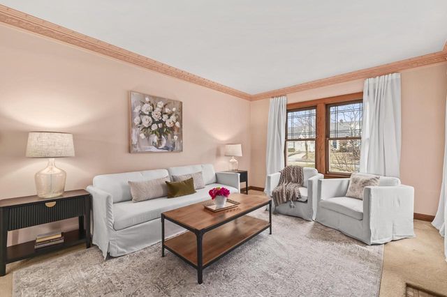 8027 W Woodland AVENUE, Wauwatosa, WI 53213