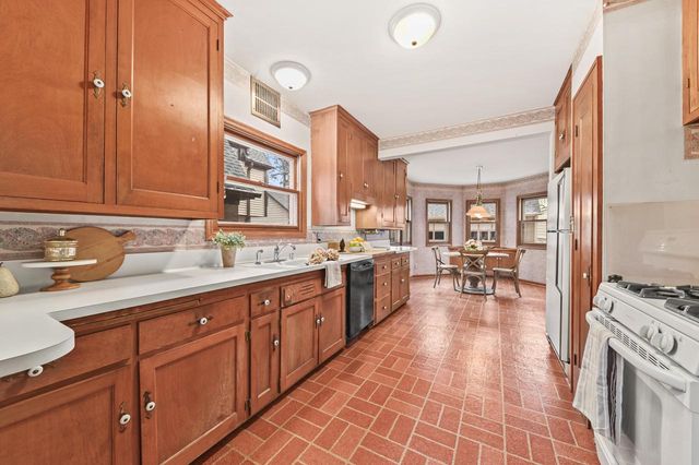 8027 W Woodland AVENUE, Wauwatosa, WI 53213