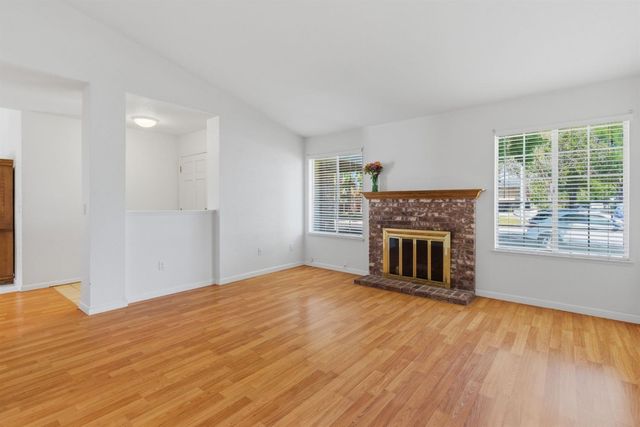 1410 Suellen Dr, Tracy, CA 95376