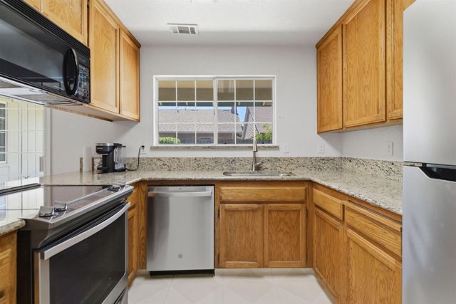 1410 Suellen Dr, Tracy, CA 95376