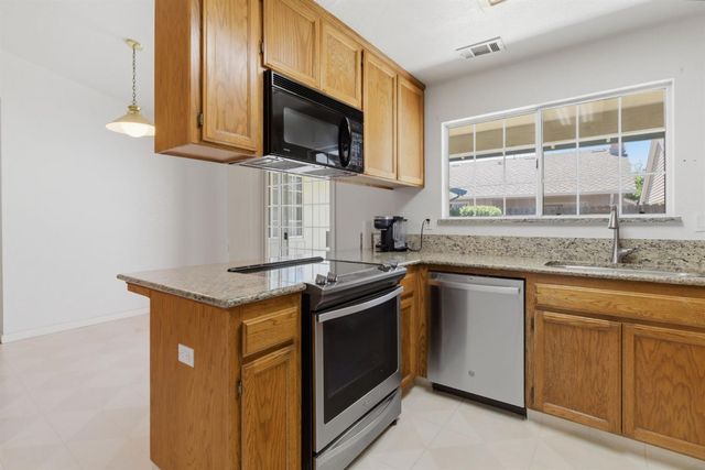 1410 Suellen Dr, Tracy, CA 95376