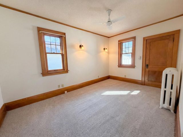 1495 Saint Clair Avenue, North Saint Paul, MN 55105