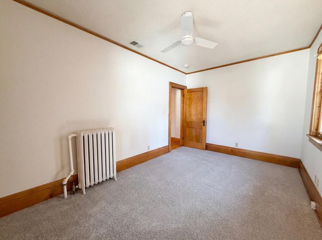 1495 Saint Clair Avenue, North Saint Paul, MN 55105