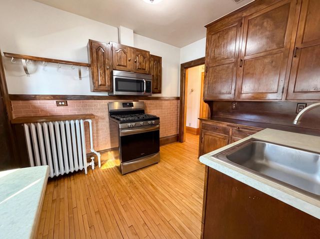 1495 Saint Clair Avenue, North Saint Paul, MN 55105