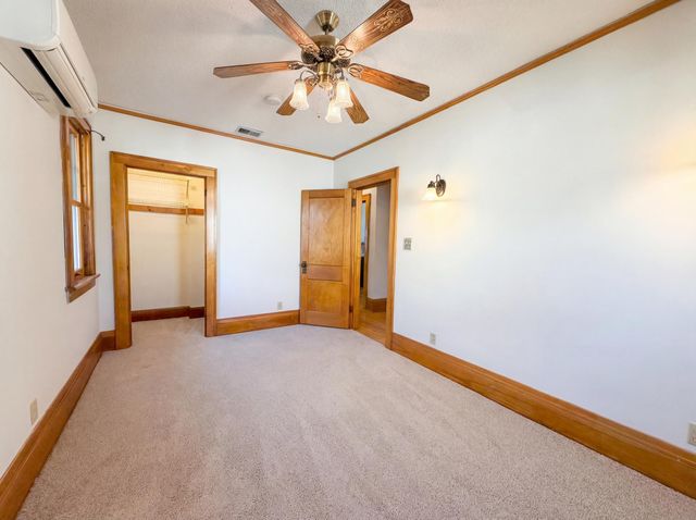 1495 Saint Clair Avenue, North Saint Paul, MN 55105