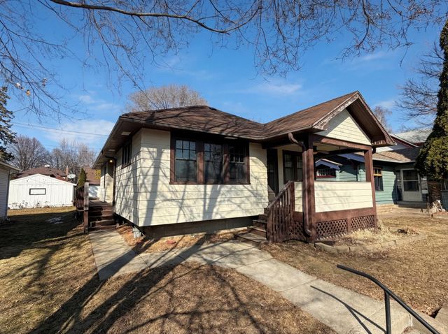 1495 Saint Clair Avenue, North Saint Paul, MN 55105