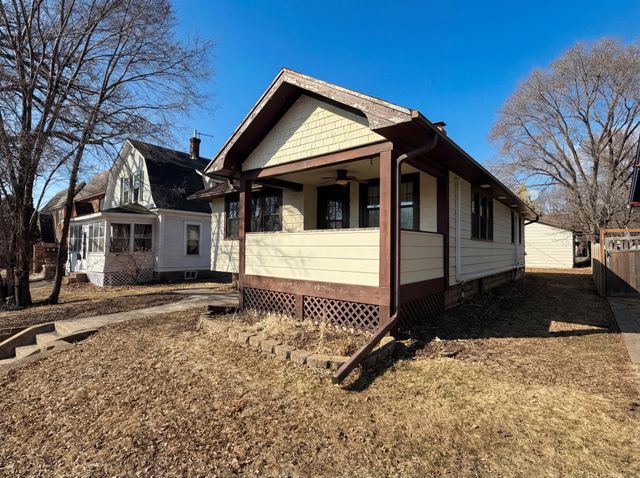 1495 Saint Clair Avenue, North Saint Paul, MN 55105