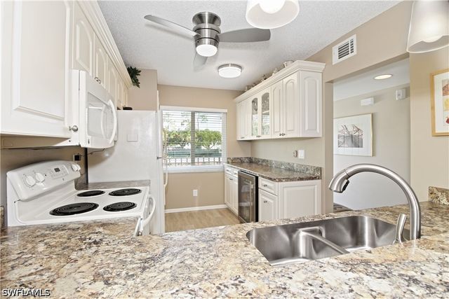 5970 Amherst DR C205, Naples, FL 34112