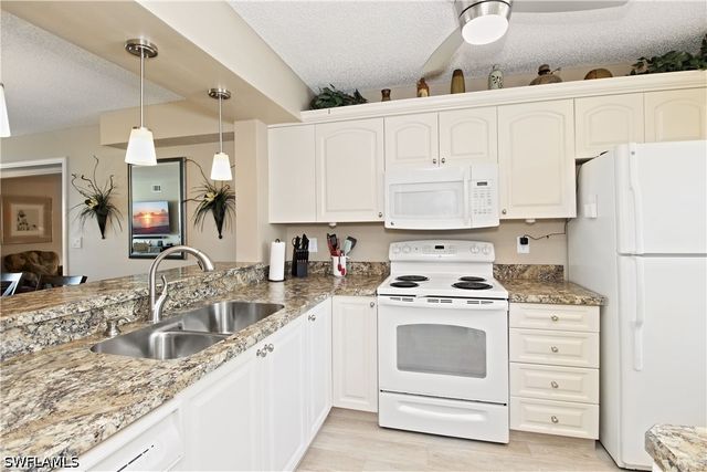 5970 Amherst DR C205, Naples, FL 34112