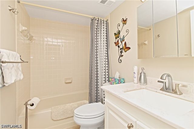 5970 Amherst DR C205, Naples, FL 34112