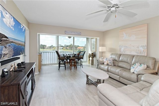 5970 Amherst DR C205, Naples, FL 34112