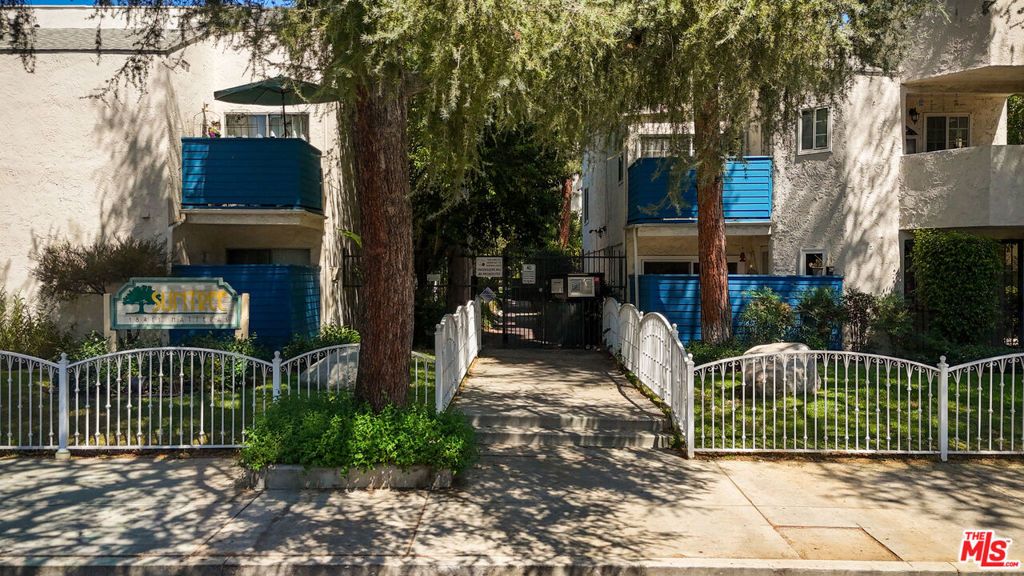 18411 Hatteras Street 218, Los Angeles, CA 91356 — photo 3