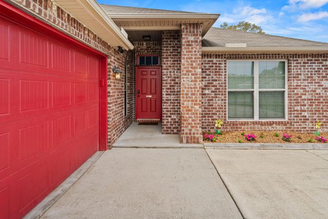 5818 Seven Ducks Lane, Crestview, FL 32539