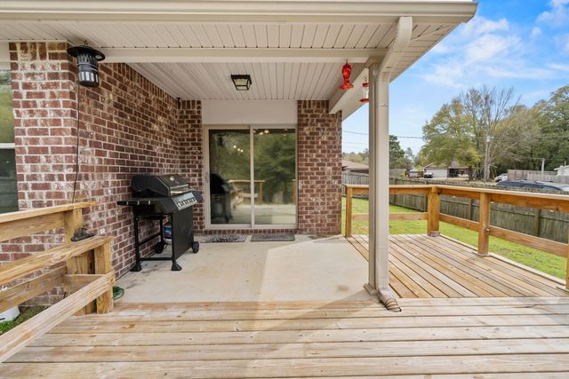 5818 Seven Ducks Lane, Crestview, FL 32539