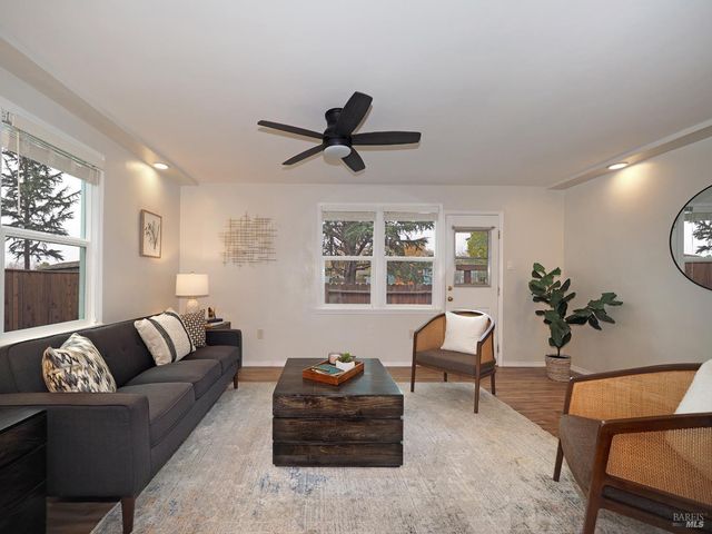 32 Lovejoy Way, Novato, CA 94949