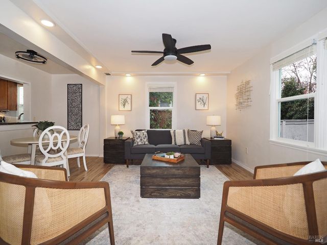 32 Lovejoy Way, Novato, CA 94949