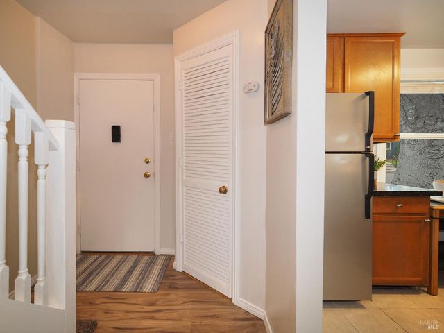 32 Lovejoy Way, Novato, CA 94949