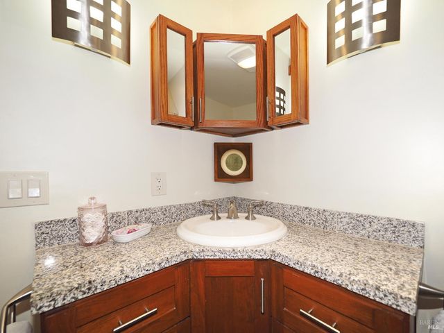 32 Lovejoy Way, Novato, CA 94949