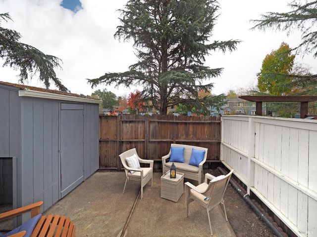 32 Lovejoy Way, Novato, CA 94949