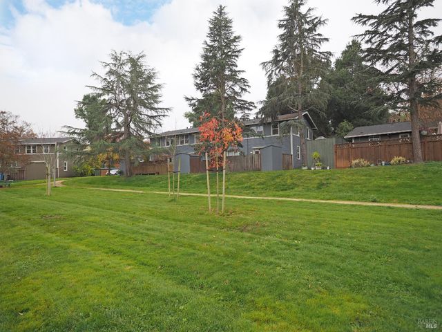 32 Lovejoy Way, Novato, CA 94949