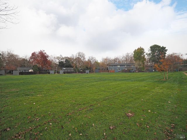 32 Lovejoy Way, Novato, CA 94949