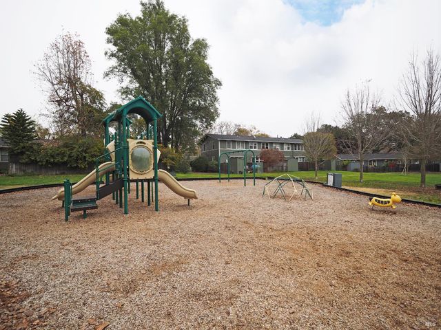 32 Lovejoy Way, Novato, CA 94949