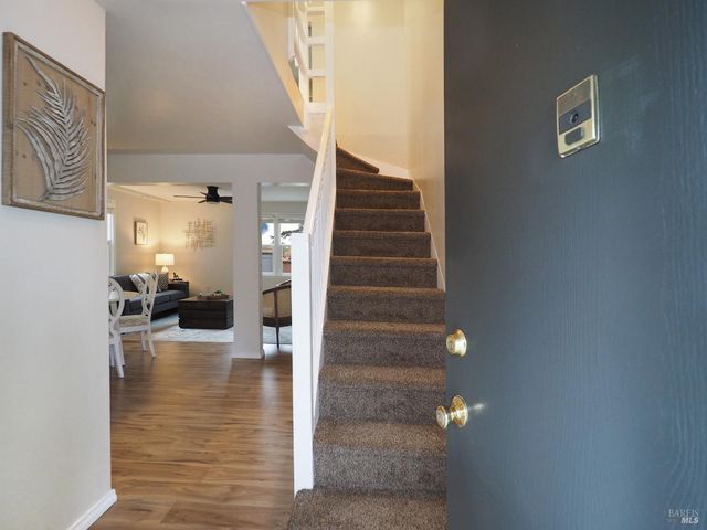 32 Lovejoy Way, Novato, CA 94949