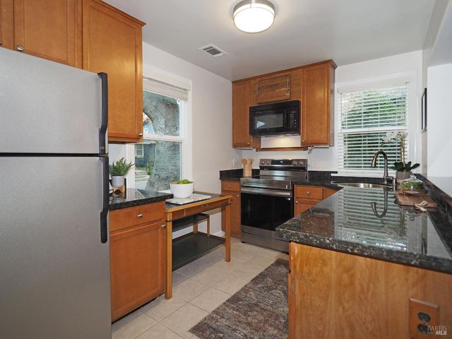 32 Lovejoy Way, Novato, CA 94949