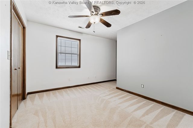 2 Hampton Drive, Winfield, WV 25213